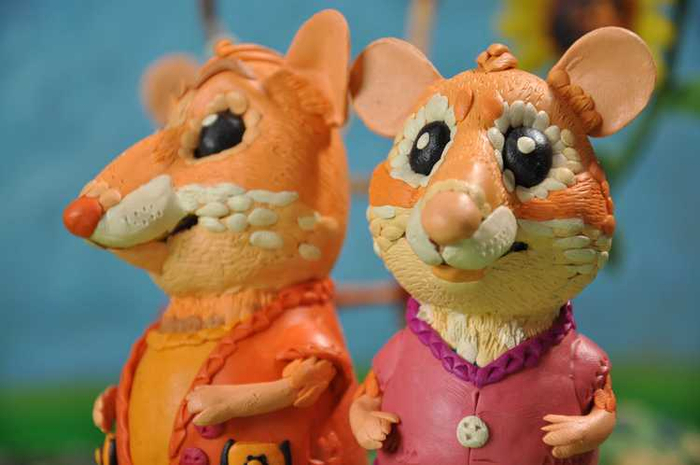 Герои армянских сказок, сделанные из пластилина