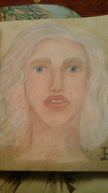 Блондинка с голубыми глазами