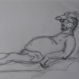 дяденька на пляже