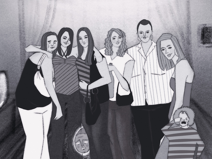 Старшая сестра позвала подруг 