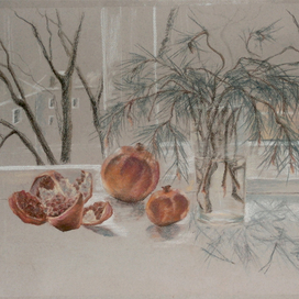 Гранаты на окне