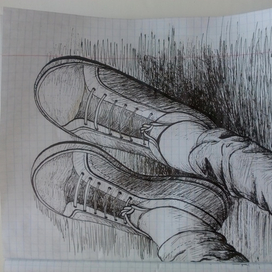 Кеды какой-то девочки.. (Простите, что придётся повернуть голову)