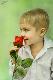 Мальчик с розой