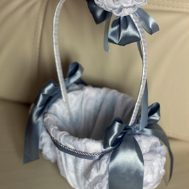 Корзинка для лепестков.