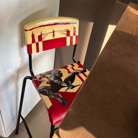 Кастомизированный барный стул 