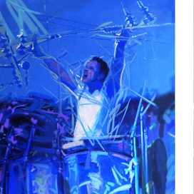 Двадцать семь тысяч вольт по венам.