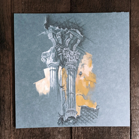 Колонны разрушающегося дома