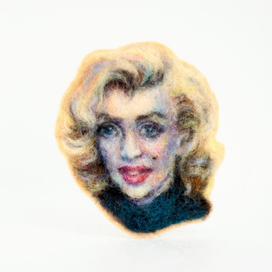 Miniature portrait of Marylin Monroe