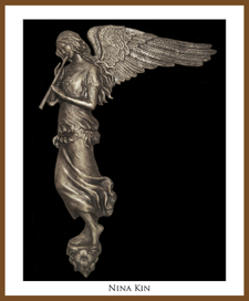 Ангел с флейтой