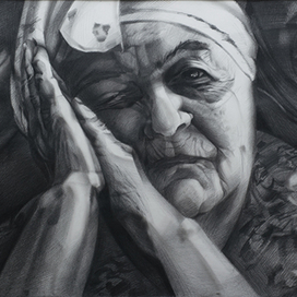 Реалистичный портрет бабушки