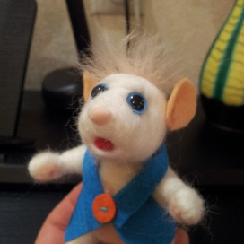 Мыш - игрушка из шерсти