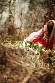 подснежники у реки