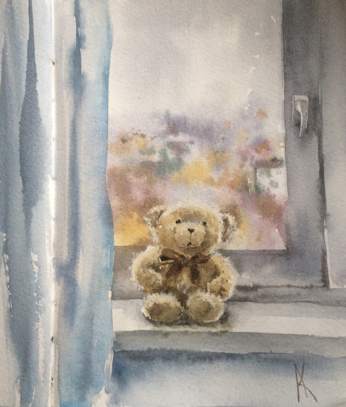 Окно в детской осенним пасмурным днём 