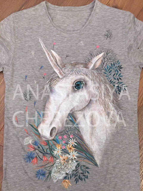 Фрагмент росписи по футболке "Единорог"