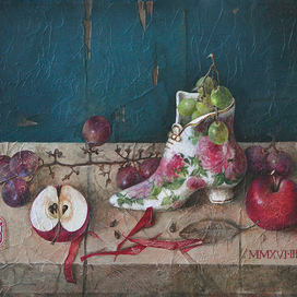 морт с красным яблоком