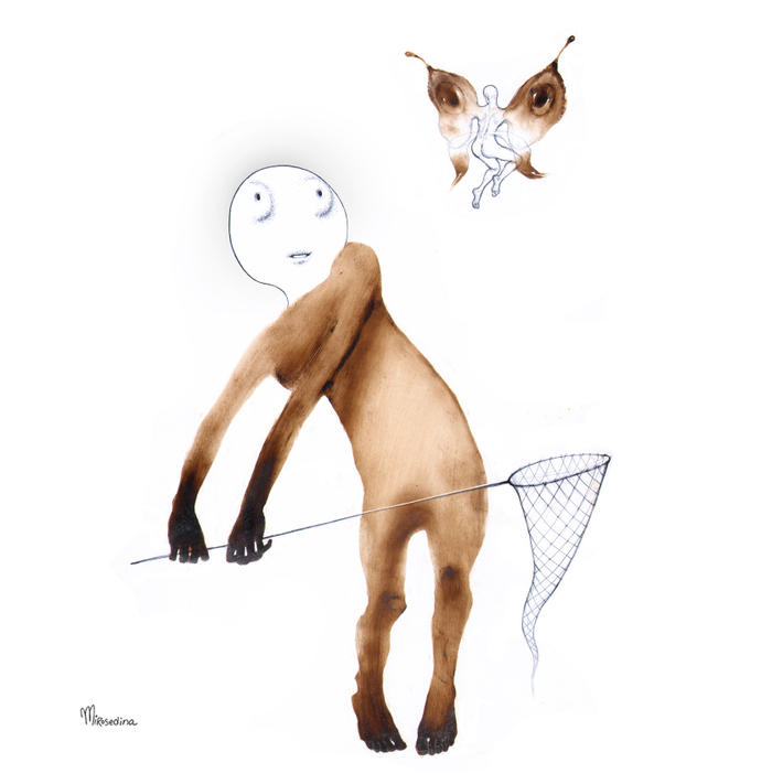 Ловит бабочку