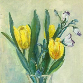 Тюльпаны в хрустальной вазе