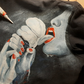 Роспись одежды акриловыми красками 