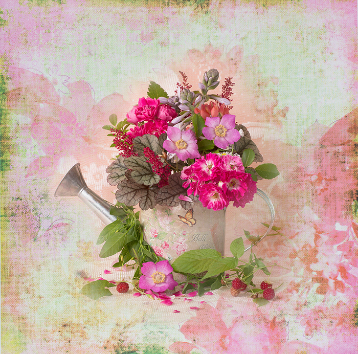 Леечка с розами и шиповником