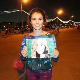 Сати Казанова с моим портретом