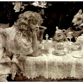 АЛИСА В СТРАНЕ ЧУДЕС