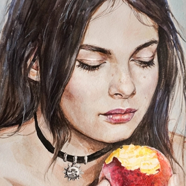 Девушка с персиком.