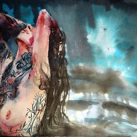 Девушка с тутуировкой