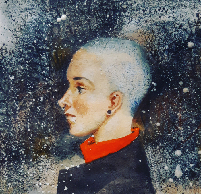 Лысая девушка в профиль