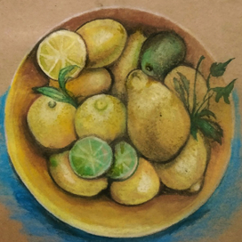 Тарелка с лимонами
