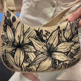 Графическая роспись сумки