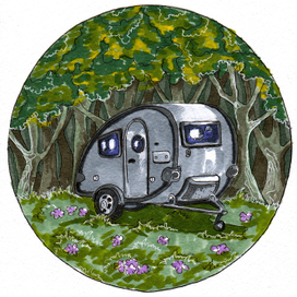 Трейлер на лесной поляне