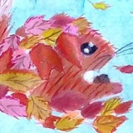 Белочка в осенних листьях