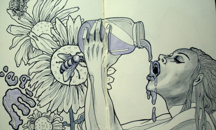 Девочка,пьющая мед