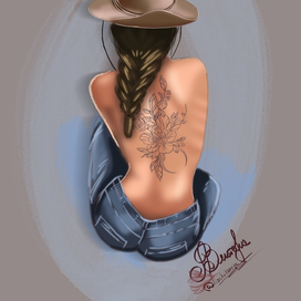 Девушка с татуировкой