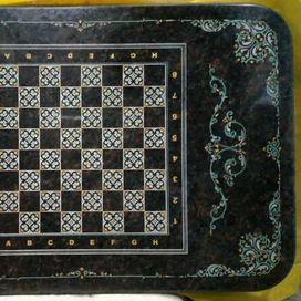 Гранитный шахматный стол с орнаментами сусальным золотом 