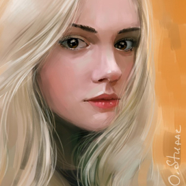 Девушка со светлыми волосами