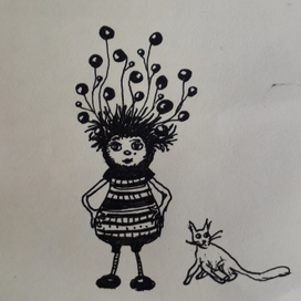 Замученная пчела с котом 