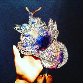 цветок или котел с колдовским варевом 