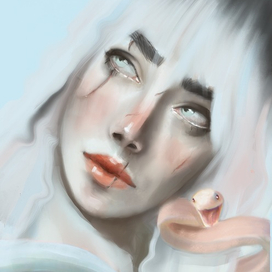 Девушка со змеями 