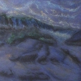 Звучит вечерний водопад.