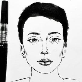 Девушка с короткой стрижкой