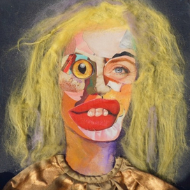 Сэлфи. Страшно красива.