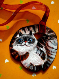 А если кошка голубоглаза, то ей  не будет ни в чем отказа