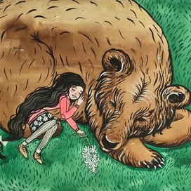 Медвежонок и девочка 