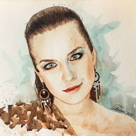 Девушка в леопардовом