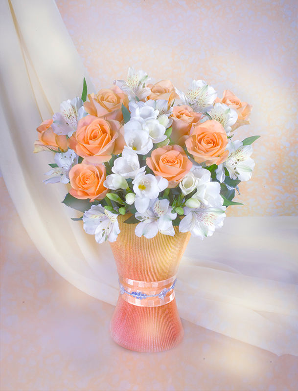 Розы и альстрамерии