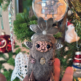 Малыш Лешик у ёлочки