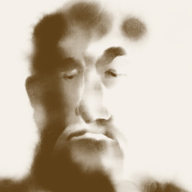 Пробует варенье