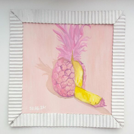 Розовый ананас