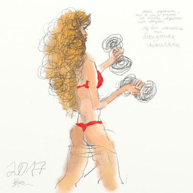 Блондинка с гантелями